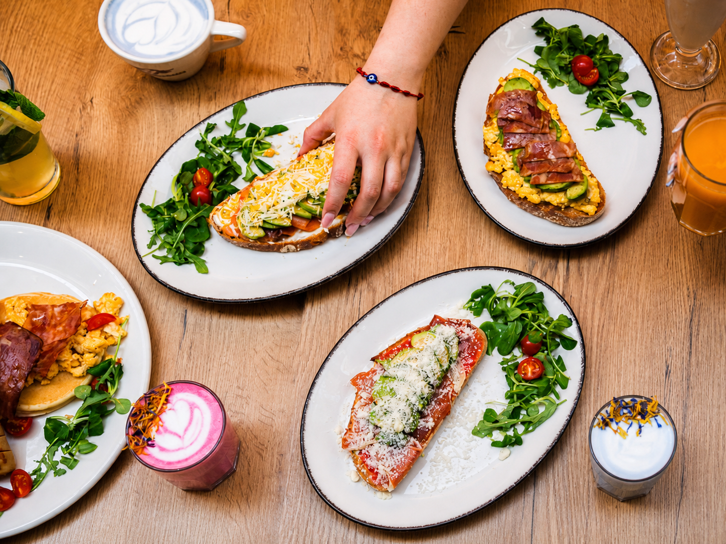 Mesa de brunch y desayunos en GODIS Dulce Poder Murcia